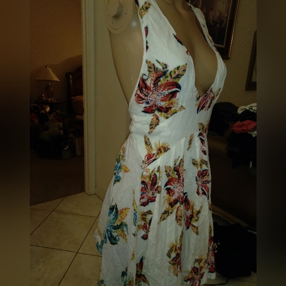 BNWT FREE PEOPLE DRESS SZ SM WHITE FLORAL MESH OPEN BACK PLUNGING NECKLINE - Picture 6 of 8